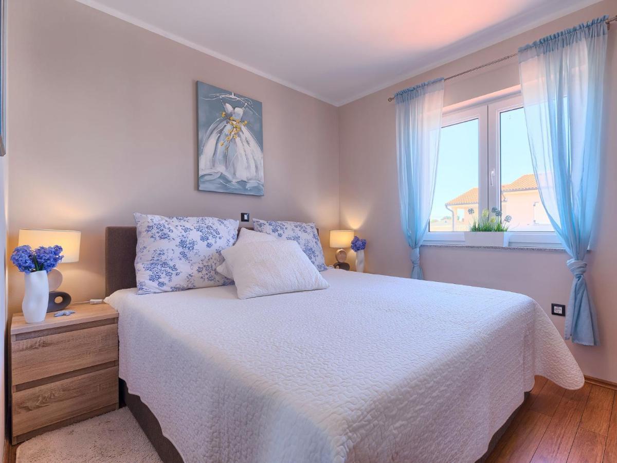 Holiday Home Villa Valentina By Interhome Loborika Extérieur photo